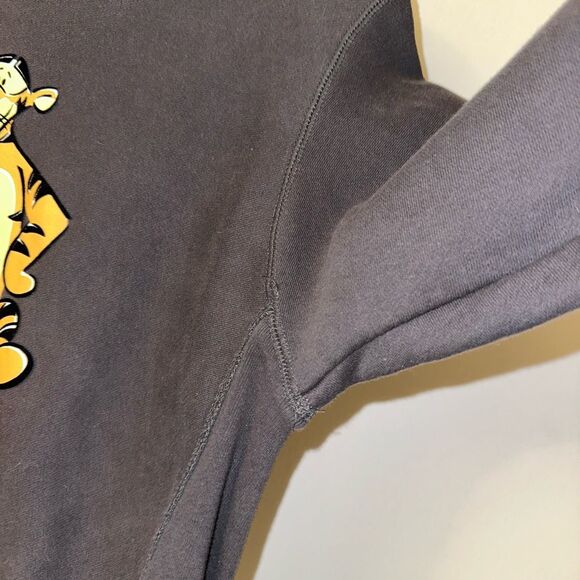 Disney Store Vintage Unisex Dark Gray Tigger Crew Sweatshirt Small GUC - Picture 4 of 13